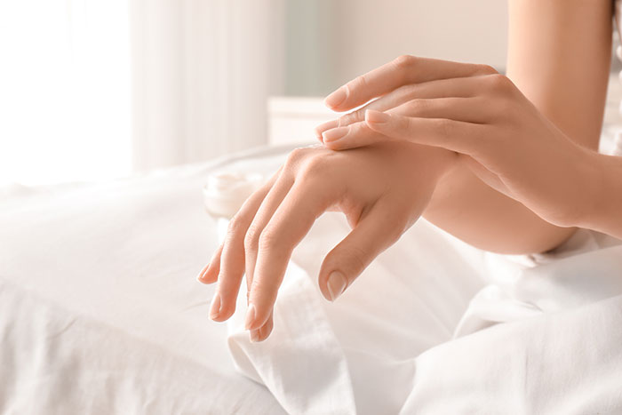 いつまでも美しい手元を叶える「ハンドケア&セルフネイル術」