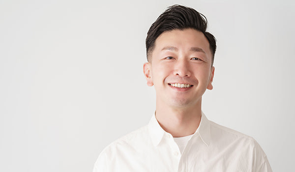 メンズメイク40代・50代｜ビジネスで差がつく初心者向け清潔感アップ術