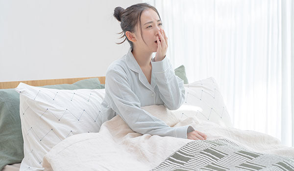なぜ睡眠不足だと肌が荒れるの？　美肌に導く睡眠リズムの整え方