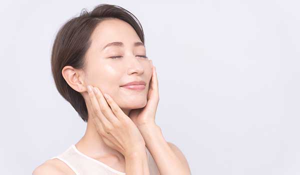 フェイスライン
ケア
メイク